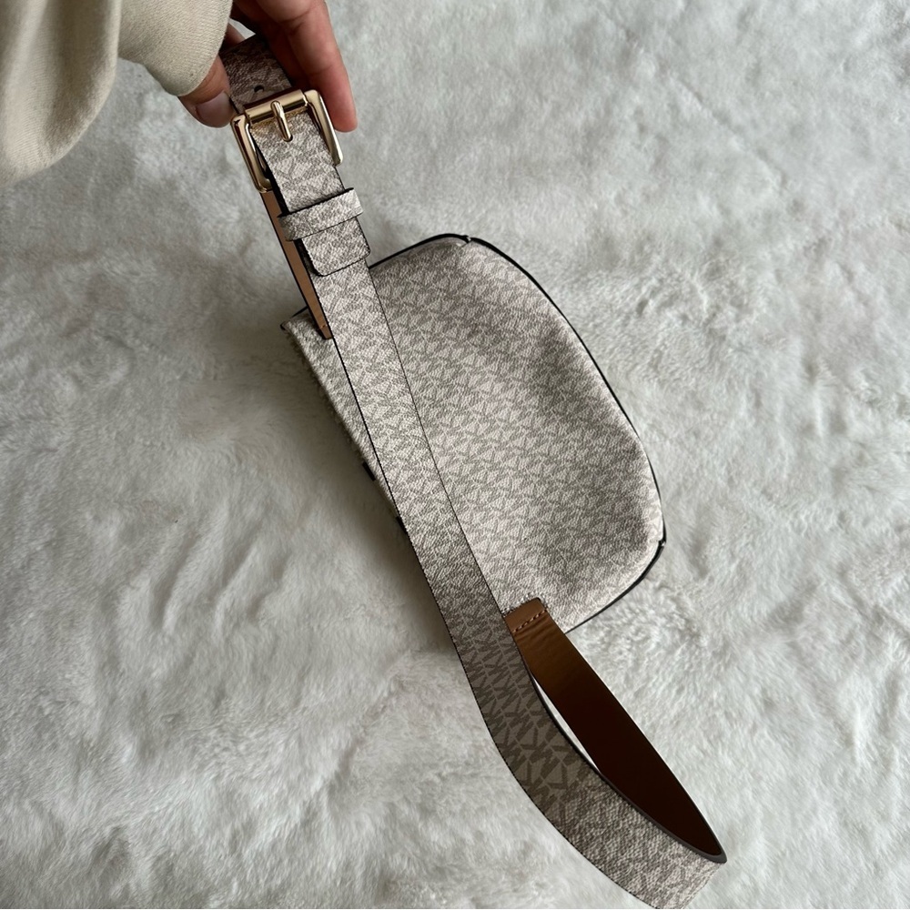 Michael Kors Logo Belt Bag Size S/M - Picture 6 of 11